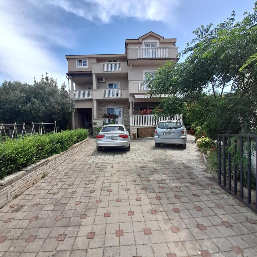 Apartments Filipovic Biograd Na Moru Eksteriør bilde