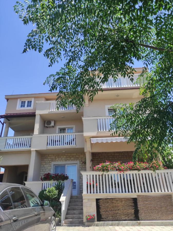 Apartments Filipovic Biograd Na Moru Eksteriør bilde