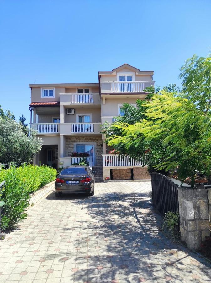 Apartments Filipovic Biograd Na Moru Eksteriør bilde